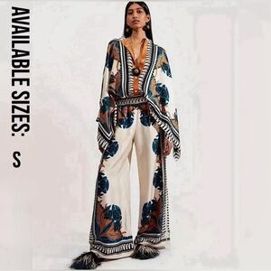 NIP-Exotic 2 piece set long sleeve blouse with high waist wide leg pants